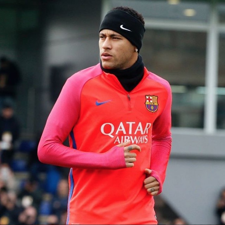 Neymar e Oscar são os jogadores mais bem pagos do mundo