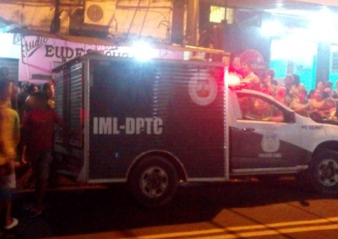 Corpo de cabeleireiro é encontrado amordaçado e com sinais de enforcamento em Manaus