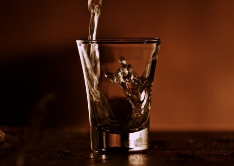   Mais de 20 pessoas morrem após tomar licor adulterado durante ceia natalina