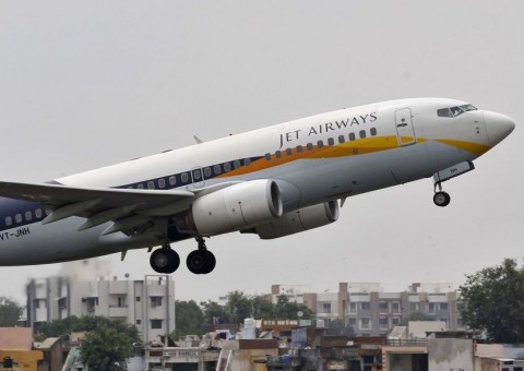 Avião sai da pista e deixa 15 pessoas feridas 