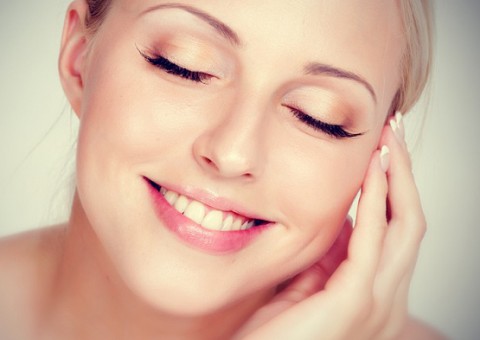 O Boticário dá dicas de perfumes e cremes que deixam a pele fresquinha no  verão 