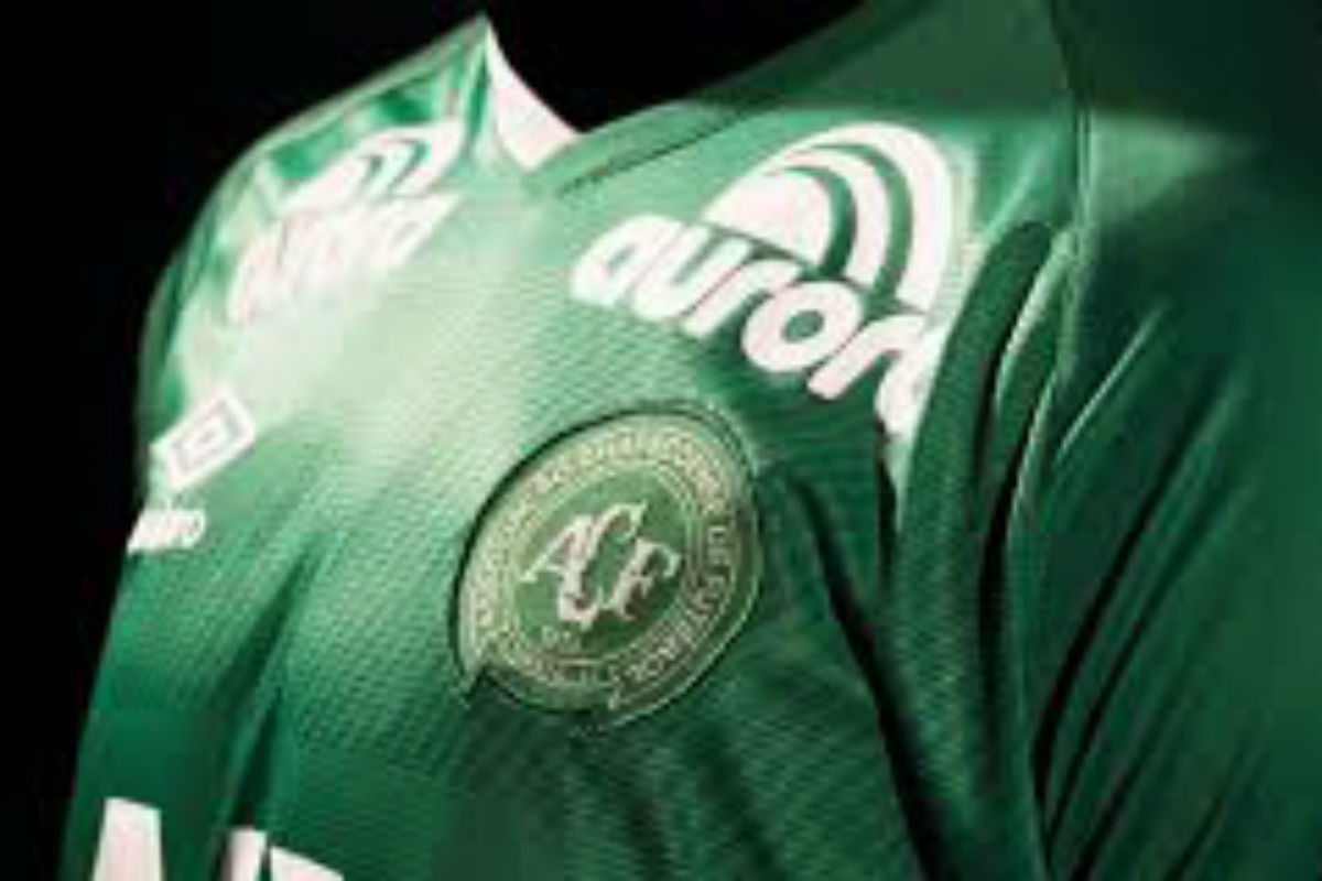  Chape firma parceria com a Netshoes e fatura R$ 1 Milhão com venda de camisas