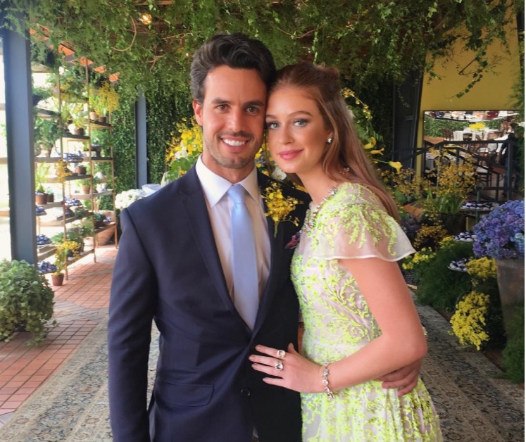 Namorando ricaço, Marina Ruy Barbosa reclama do noivo 