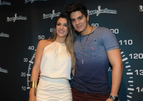 Luan Santana e Jade Magalhães reatam namoro pela terceira vez