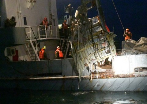 Rússia resgata mais caixas-pretas e 17 corpos de avião que caiu no Mar Negro