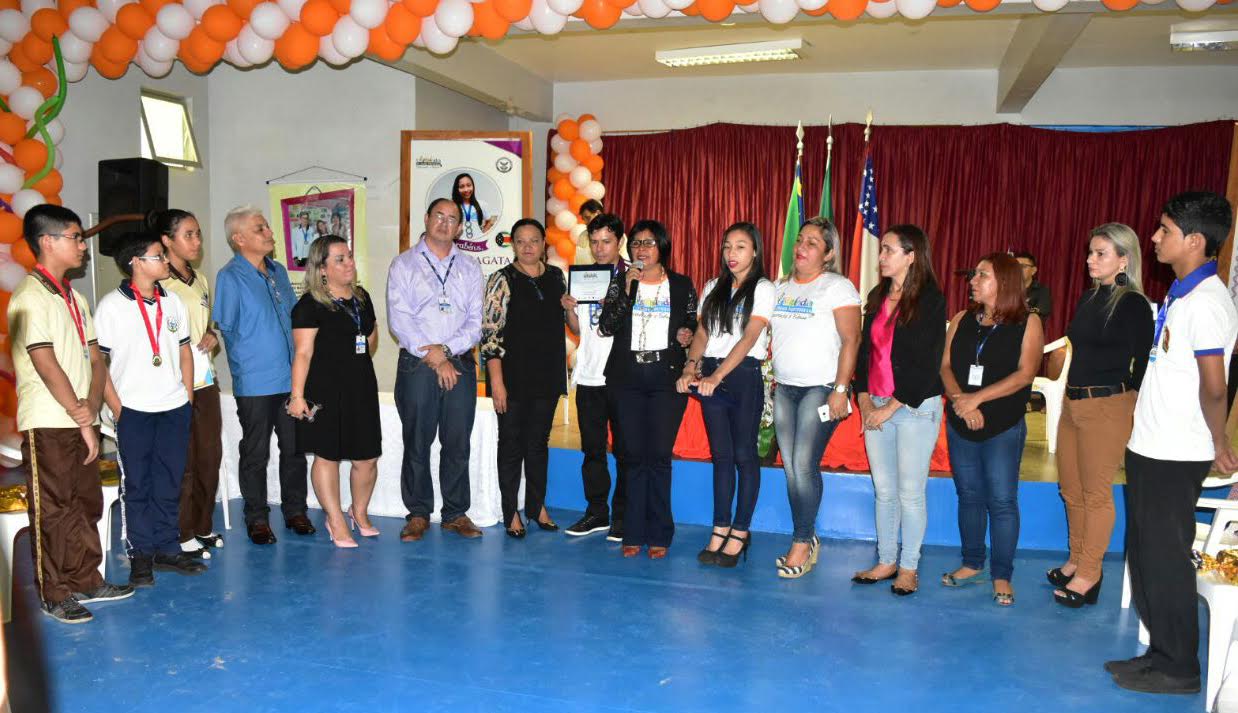 Estudantes de Parintins são homenageados pela SEDUC