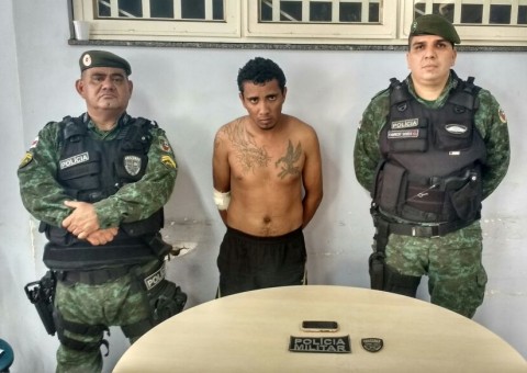 Homem é detido minutos após roubar celular em Manaus