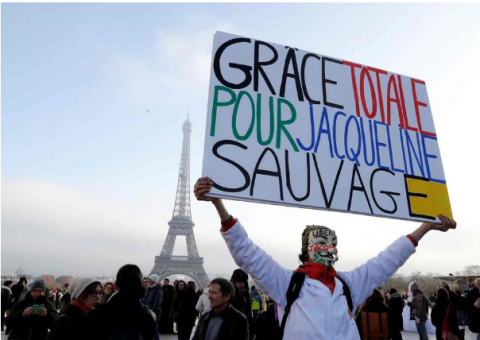 Mulher condenada por matar marido é perdoada após sofrer violência doméstica