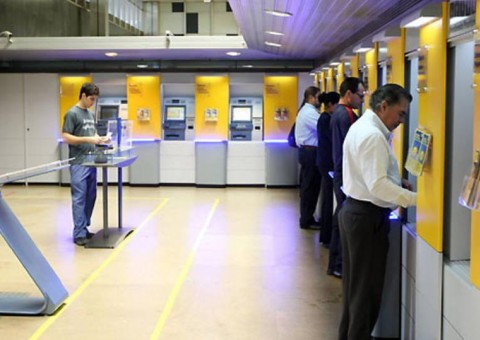  Agências bancárias abrem somente até hoje 