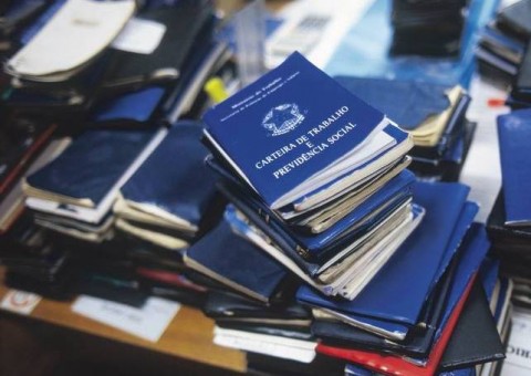 Desemprego atinge 12 milhões de pessoas e tem maior taxa desde 2012