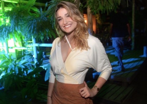 Sasha Meneghel curte balada em Trancoso antes do réveillon 