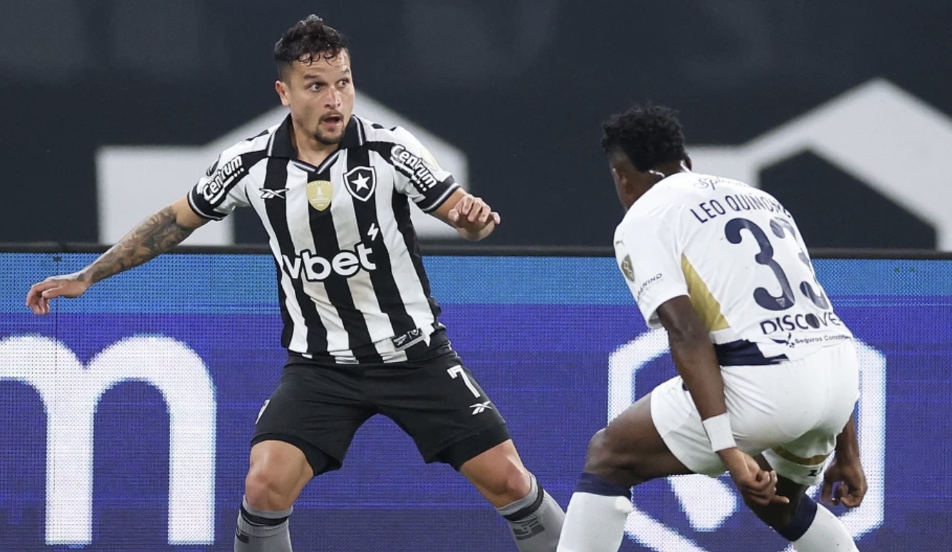 Artur marca gol-relâmpago, e Botafogo vence a LDU pela Libertadores