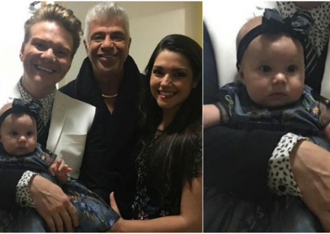 Michel Teló leva família para a final do The Voice Brasil