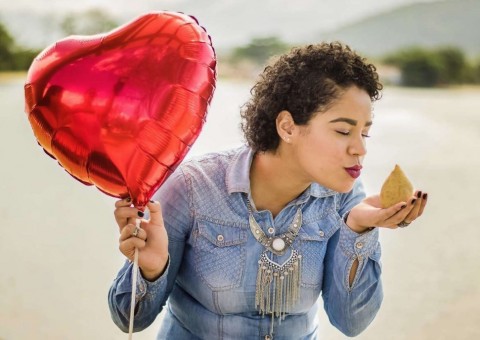 Jovem faz ensaio romântico com seu grande amor e fotos viralizam
