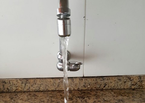 Em Manaus, mais de 70 bairros ficam sem água após falta de energia em reservatório