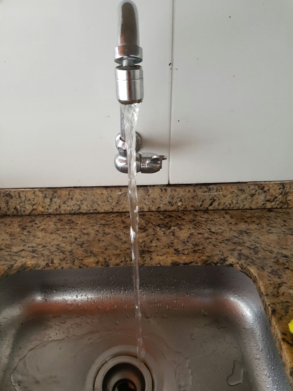 Em Manaus, mais de 70 bairros ficam sem água após falta de energia em reservatório