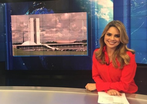 Rachel Sheherazade vira o ano ao lado de seu novo amor