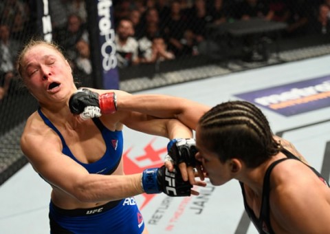 Ronda Rousey fará pausa na carreira após ser nocauteada por brasileira