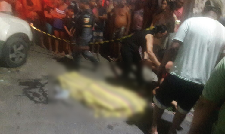 Bebendo com os amigos, homem é morto a tiros em Manaus