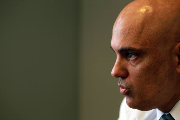 Após massacre, ministro da Justiça embarca para Manaus