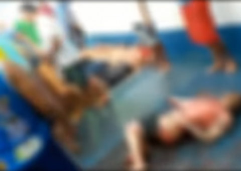 Corpos de detentos mortos durante rebelião no Compaj começam a ser identificados 