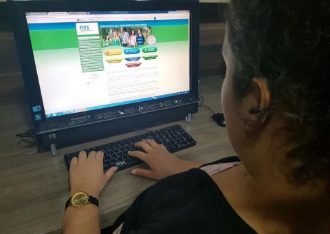 MEC abre sistema de renovação do Fies na próxima segunda-feira