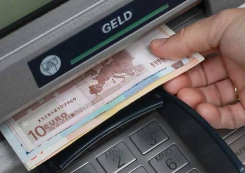 País europeu dá dinheiro aos cidadãos até 2019