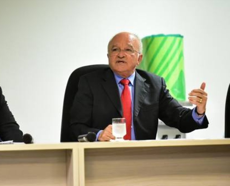 Melo manda indenizar famílias de presos mortos em massacre