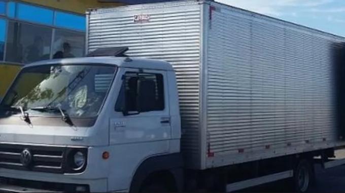 Caminhão usado para transportar merenda não é o mesmo usado para corpos, afirma Seduc