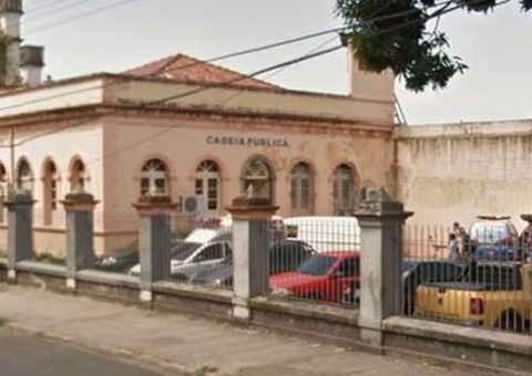 Bomba é jogada na Cadeia Pública e assusta familiares de detentos em Manaus