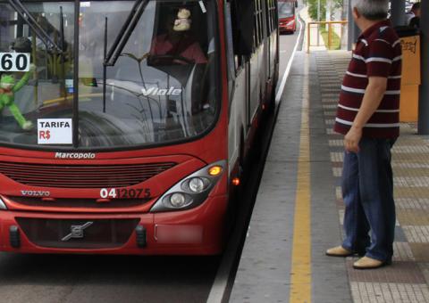  Ônibus da Zona Norte paralisam atividades e causam transtorno para população 