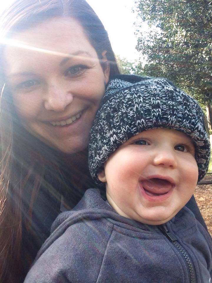 Bebê de 3 meses passa mal após usar filtro solar da Peppa Pig  