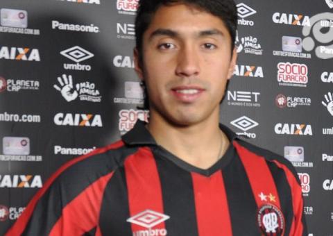 Jogador do Atlético-PR é preso por suspeita de assassinato na Argentina