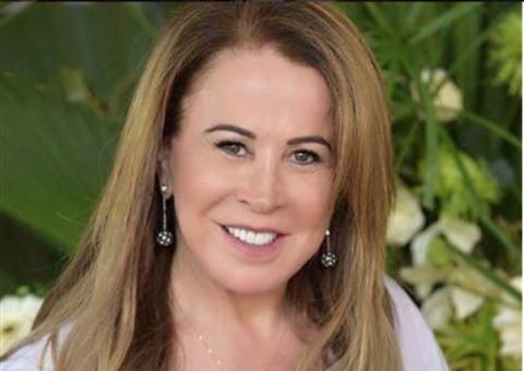 Aos 56 anos, Zilu ostenta corpão em foto de biquíni