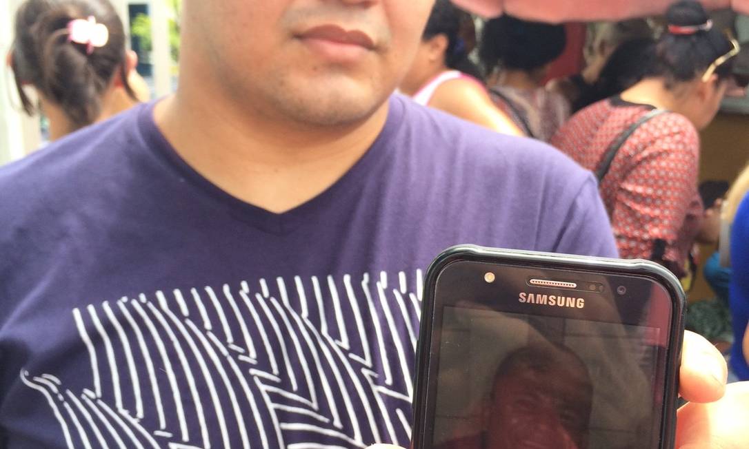 Após comprar caixão, família descobre que parente preso está vivo