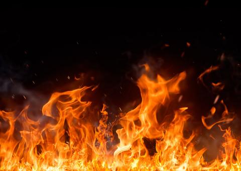 Homem é suspeito de incendiar a casa e matar filhos carbonizados