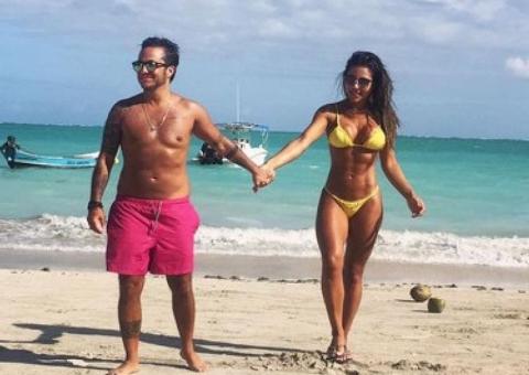 Thammy Miranda e Andressa Ferreira postam foto em clima de romance e confirmam volta