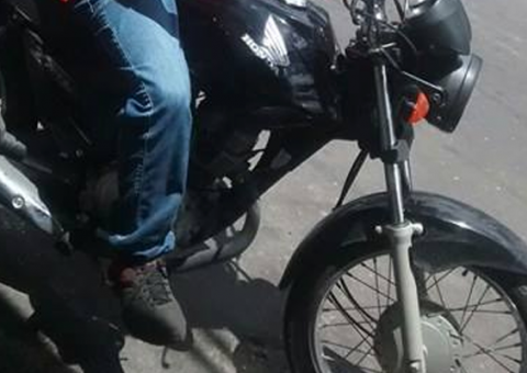 Homem oferece recompensa de mil reais para quem recuperar moto furtada em Manaus