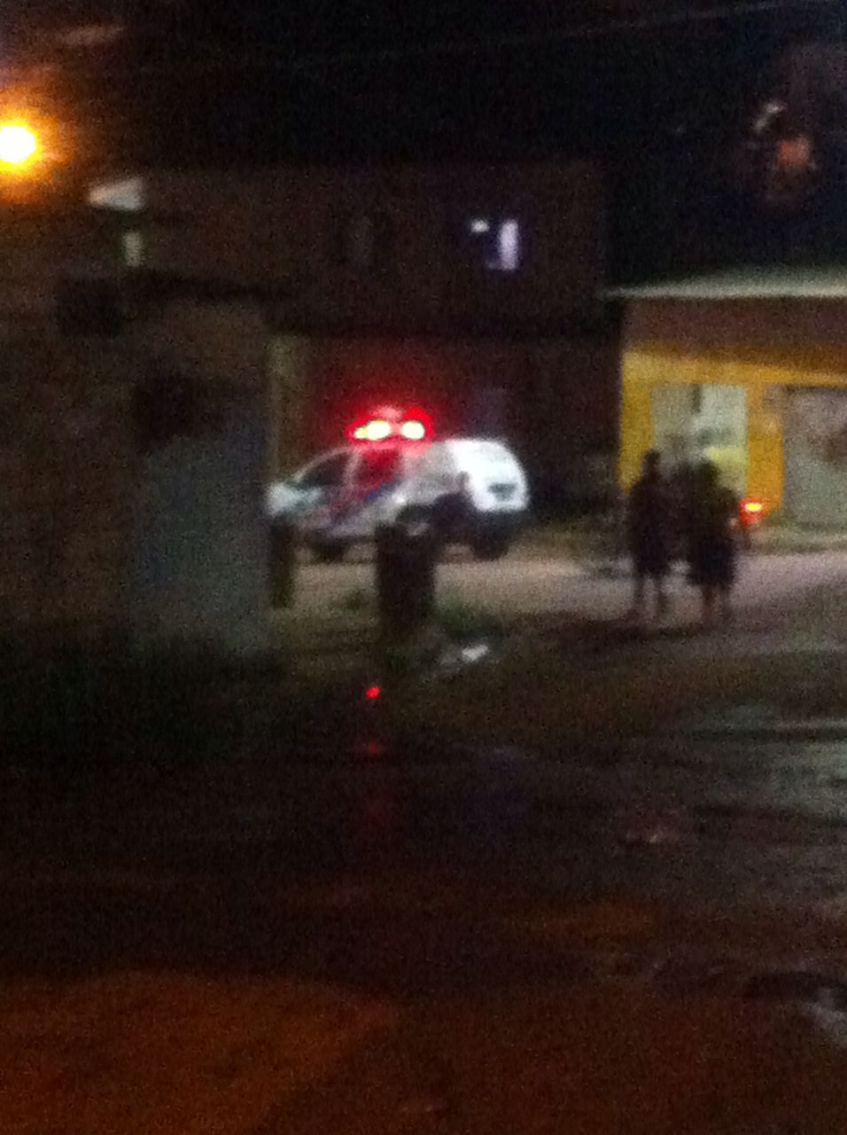 Criança de 2 anos é baleada durante execução do pai em Manaus