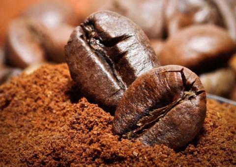 Descubra se a cafeína ajuda ou atrapalha a enxaqueca 