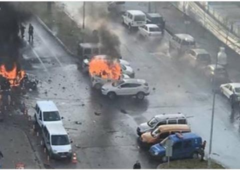 Carro-bomba explode e mata dois na Turquia