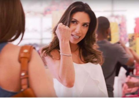 Patrícia Abravanel aparece na Globo chamando pai de pão duro