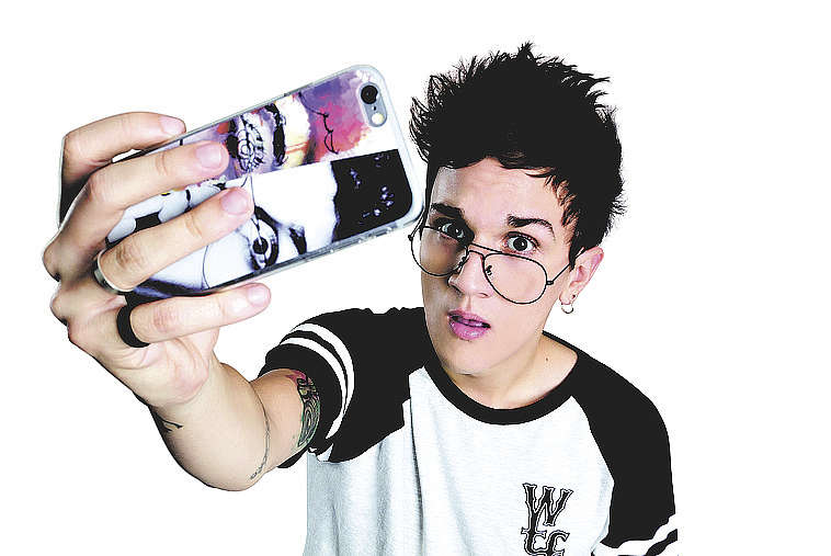 Assista ao trailer de “Eu Fico Loko” filme sobre vida do youtuber Christian Figueiredo