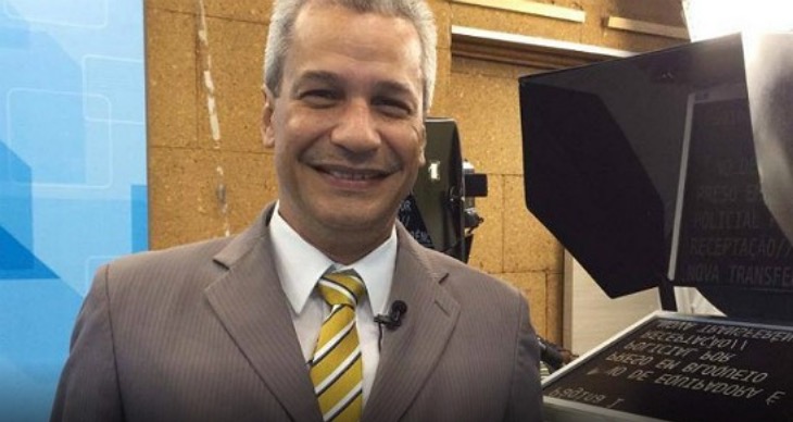 Apresentador sofre infarto após rogar praga para maconheiros ao vivo