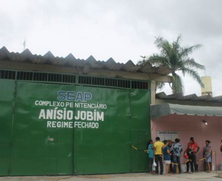 Em um ano, apenas três armas foram apreendidas em seis presídios do Amazonas