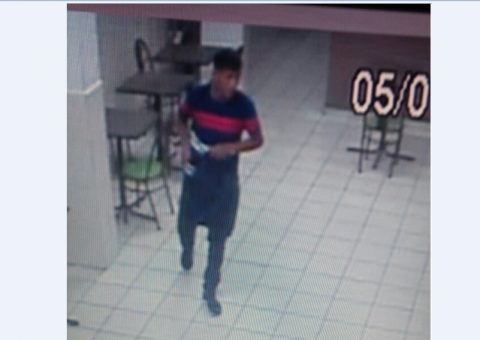 Aluno grava momento em que homem anuncia assalto em cursinho no Centro