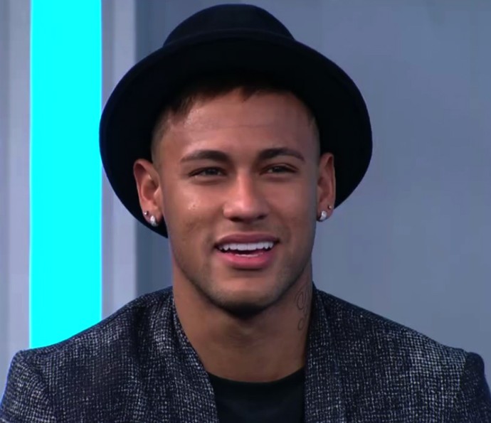 Neymar exibe sua coleção de relógios luxuosos nas redes sociais