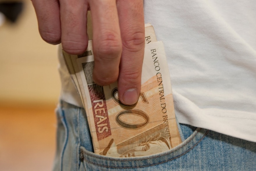 Receita libera dia 9 lote de restituição do Imposto de Renda