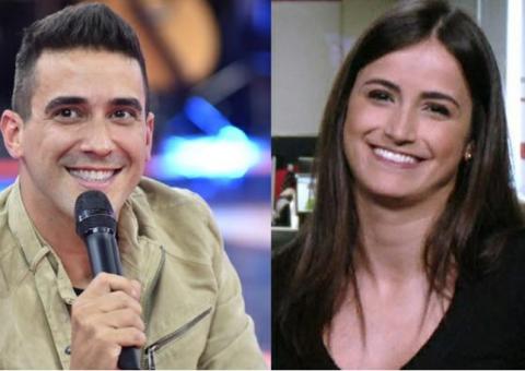 André Marques dá cantada em Mari Palma e deixa jornalista sem graça ao vivo