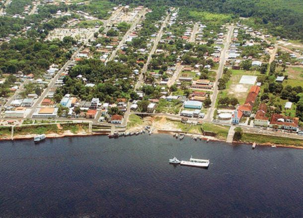 Detentos quebram celas e se escondem em forro de delegacia no Amazonas